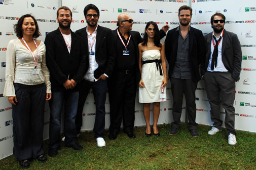 Il cast di Majority: Ayse Baf, Ozkan Yilmaz, Baris Ozbicer, Settar Tanriogen, Esme Madra, Seren Yuce, Bartu Kkağlayan