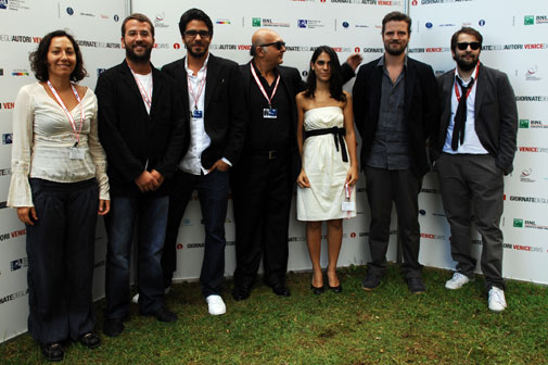 Majority cast: Ayse Baf, Ozkan Yilmaz, Baris Ozbicer, Settar Tanriogen, Esme Madra, Seren Yuce, Bartu Kkağlayan