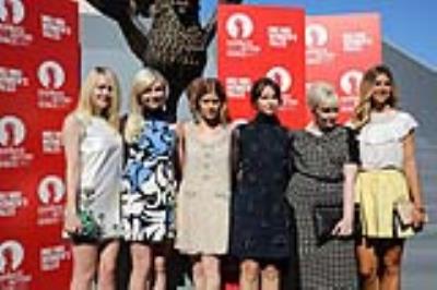 Dakota Fanning, Kirsten Dunst, Kate Mara, Felicity Jones, Lena Dunham, Nicoletta Romanoff
